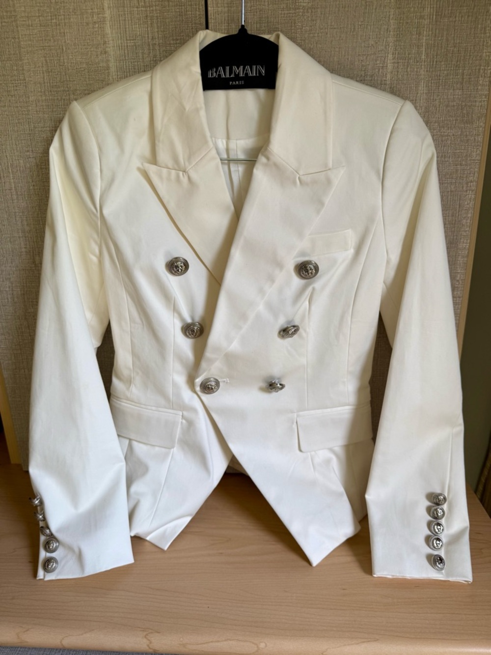 Balmain Cream Double-Breasted Tailored Blazer with Metallic Buttons sz 34 or US0